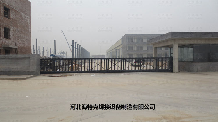 河北海特克焊接设备制造有限公司--818TJC-15米智能无轨悬浮门案例