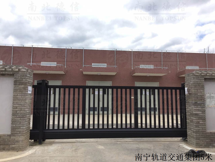 南宁轨道交通集团5米智能无轨悬浮门案例