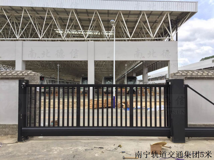 南宁轨道交通集团5米智能无轨悬浮门案例