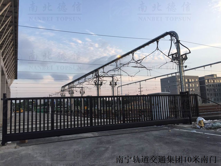 南宁轨道交通集团10米南门（1）无轨悬浮门案例