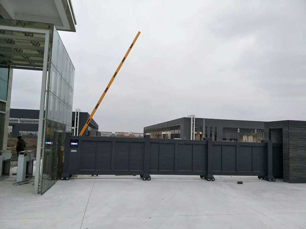 南通海安奥柯莱厂安全伸缩平移门LB案例3