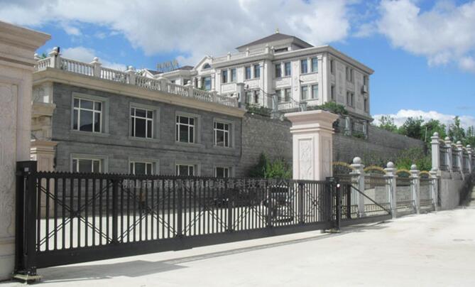 南北德信悬浮门给黑龙江牡丹江东宁县蓝梅酒庄留下深刻印象