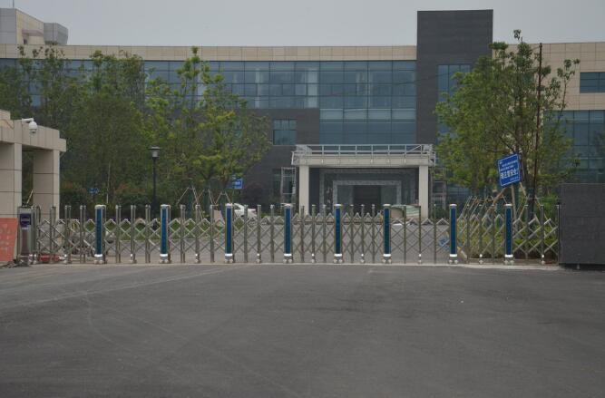 南北德信NB-雄鹰新一代无轨伸缩门